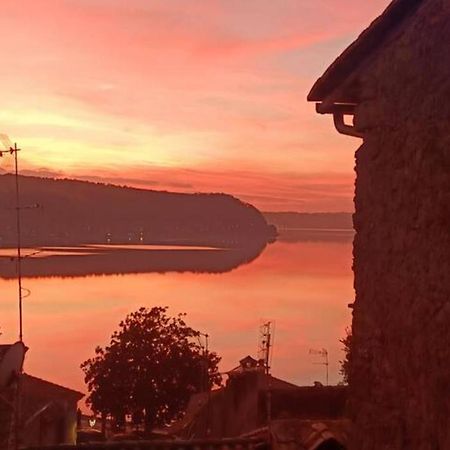 فيلا La Torretta Del Lago أنغويلارا سابازيا المظهر الخارجي الصورة